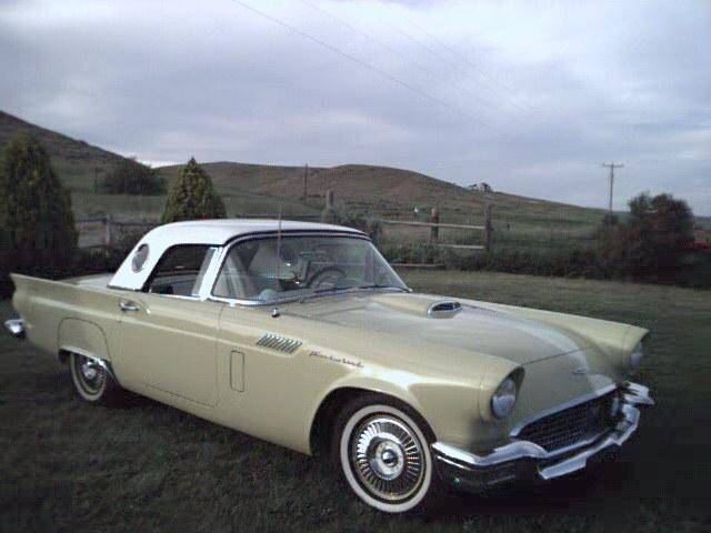 1957 Ford Thunderbird