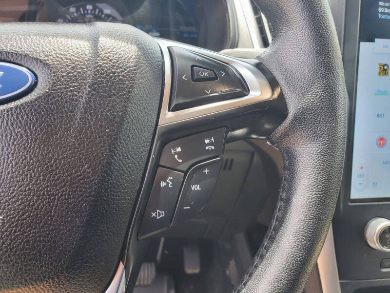 2022 Ford Edge SEL