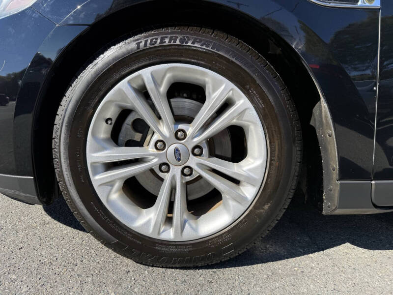 2017 Ford Taurus SEL