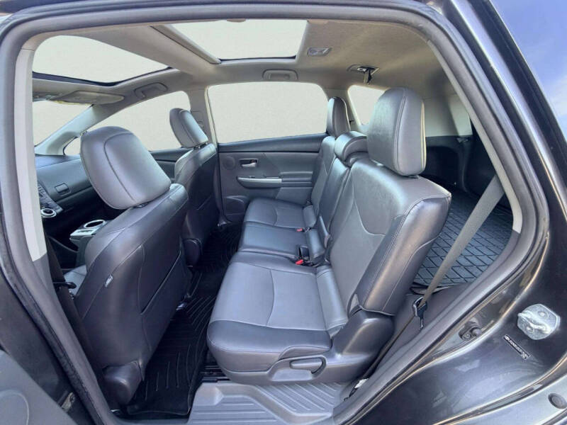 2012 Toyota Prius v Five