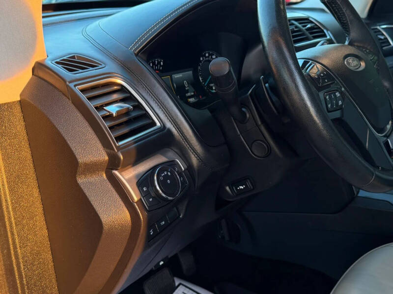 2019 Ford Explorer Platinum