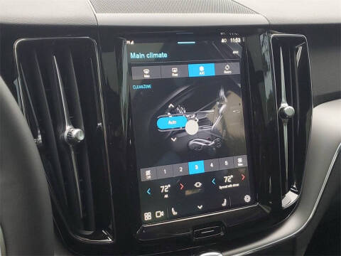 2025 Volvo XC60 B5 Core Dark Theme