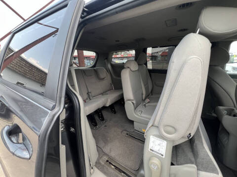 2016 Kia Sedona LX