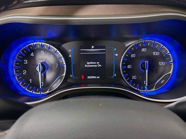 2017 Chrysler Pacifica Touring-L
