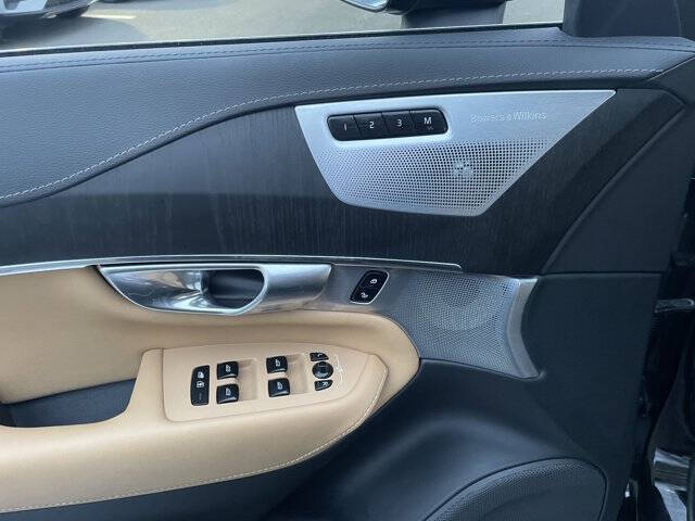 2023 Volvo XC90 Recharge T8 Ultimate Bright Theme 7P