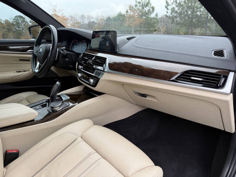 2018 BMW 5 Series 540i