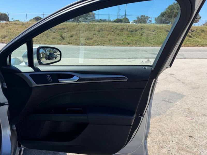 2014 Ford Fusion SE