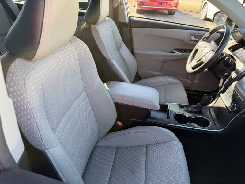 2015 Toyota Camry SE