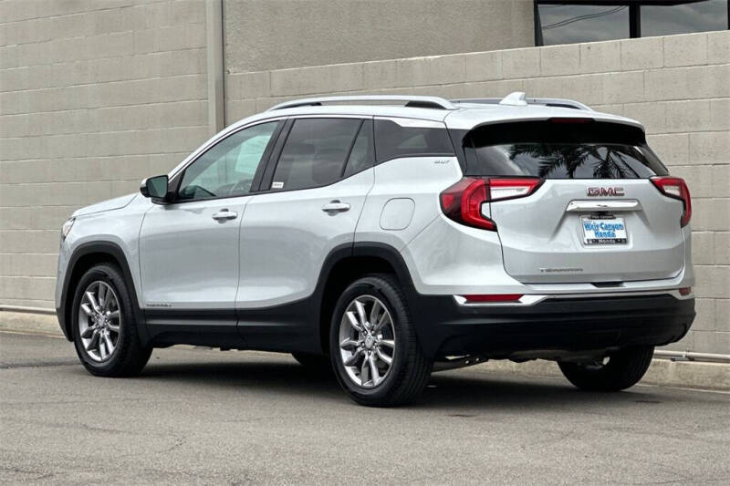 2022 GMC Terrain SLT