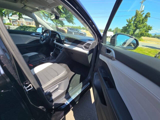 2025 Volkswagen Taos SEL 4Motion