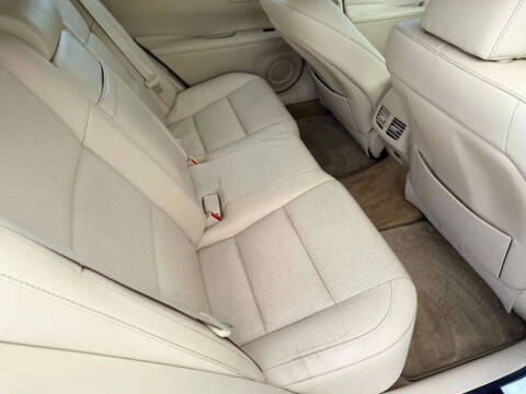 2013 Lexus ES 300h