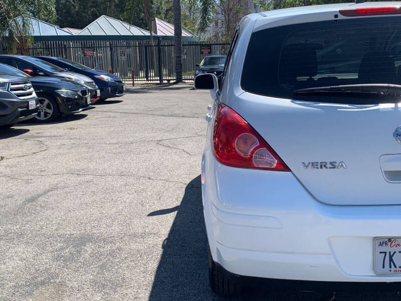 2011 Nissan Versa 1.8 S