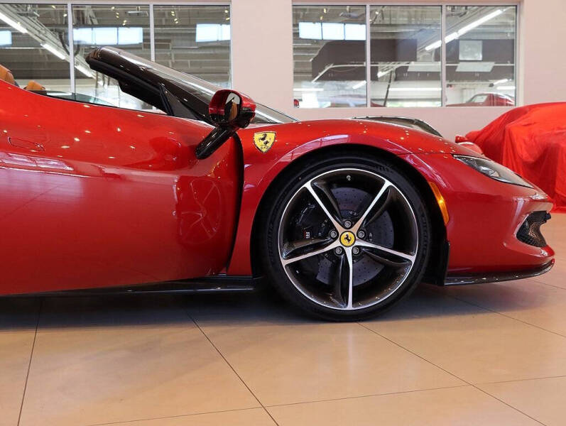 2024 Ferrari 296 GTS