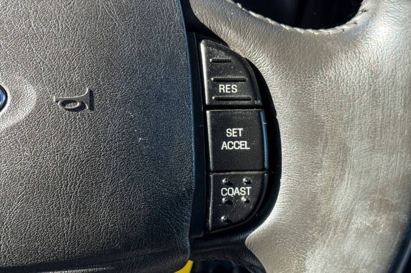 2005 Ford Excursion XLT