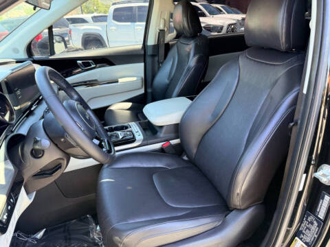 2023 Kia Carnival EX