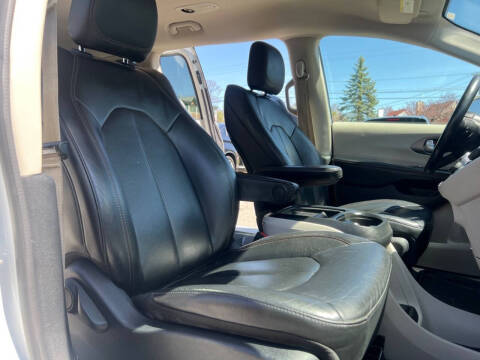 2020 Chrysler Pacifica Touring L