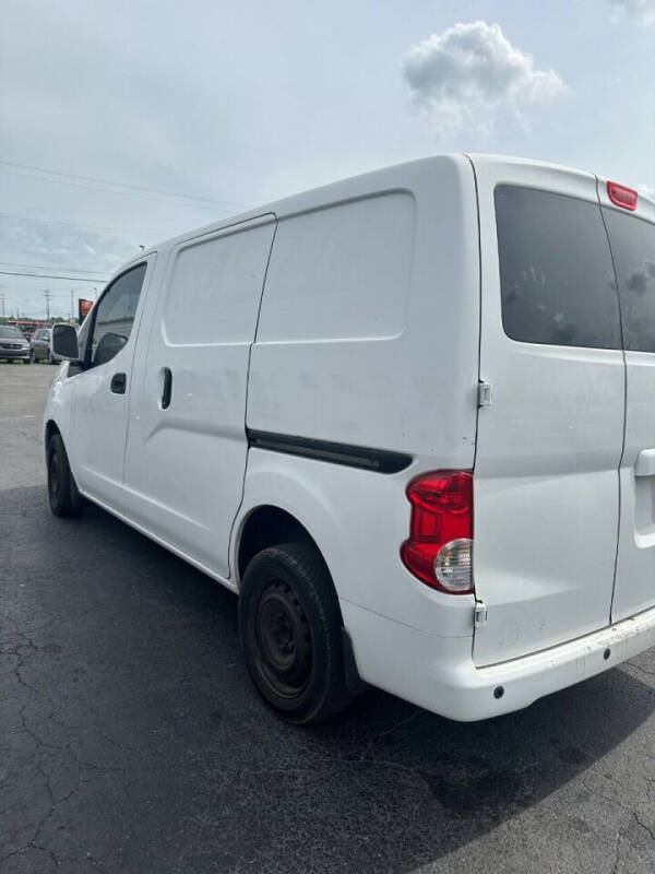 2015 Nissan NV200 SV photo 8