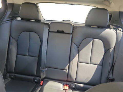 2023 Volvo XC40 B5 Plus Dark Theme