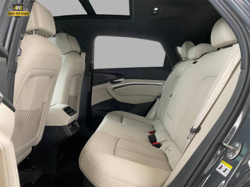 2024 Audi Q8 Sportback e-tron quattro Premium Plus S line