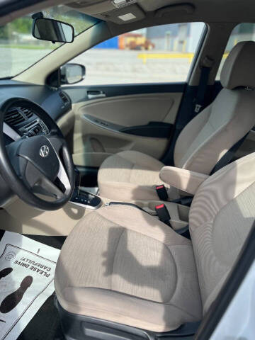 2017 Hyundai Accent SE