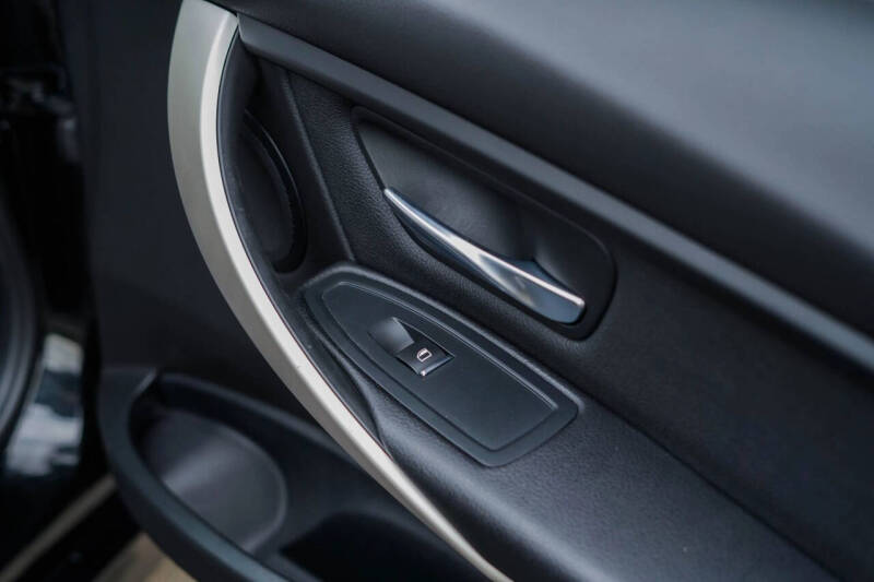 2018 BMW 3 Series 320i xDrive