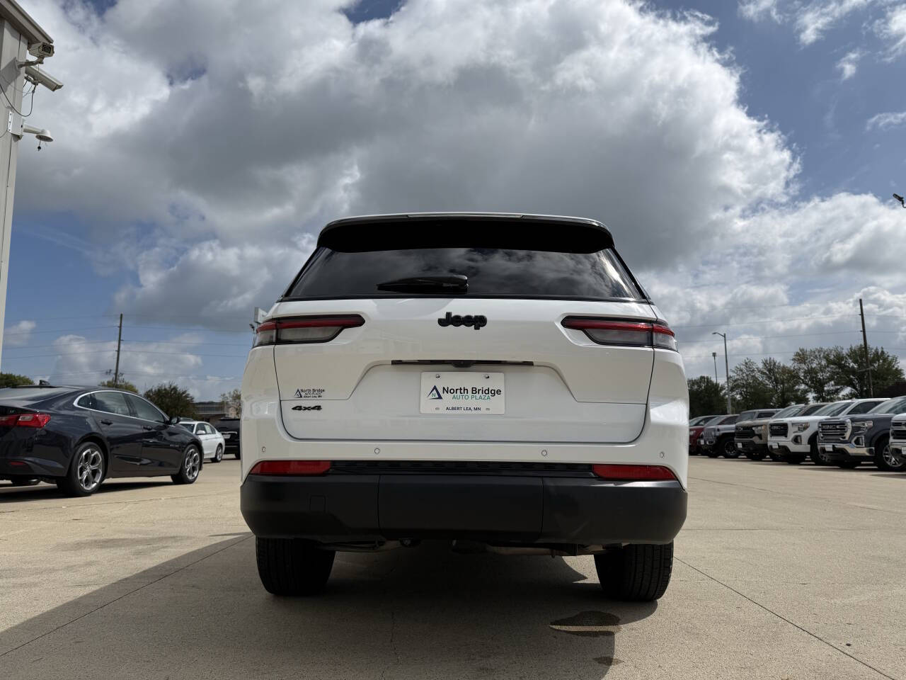 2024 Jeep Grand Cherokee Altitude photo 24
