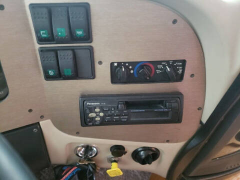 1999 Freightliner XC Chassis