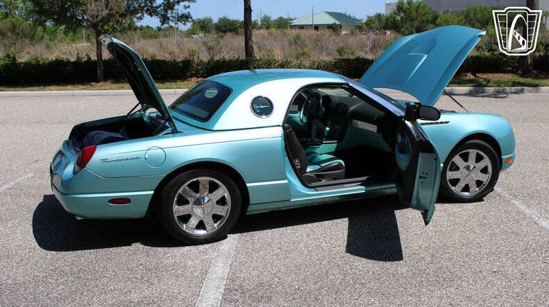 2002 Ford Thunderbird Deluxe