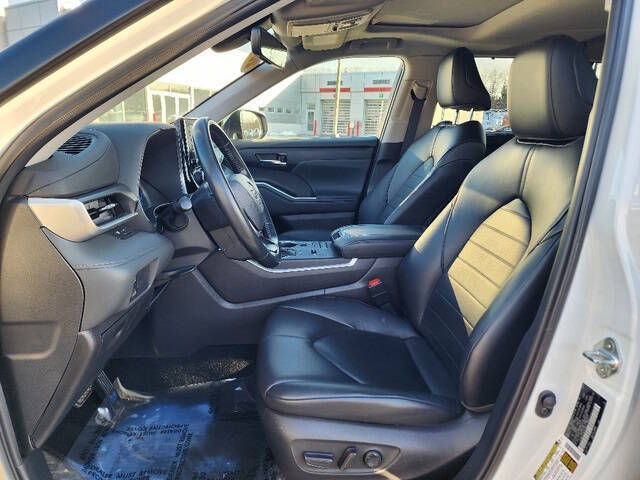 2022 Toyota Highlander Hybrid XLE