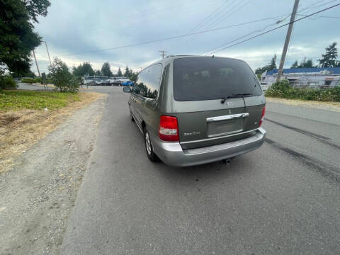 2003 Kia Sedona LX