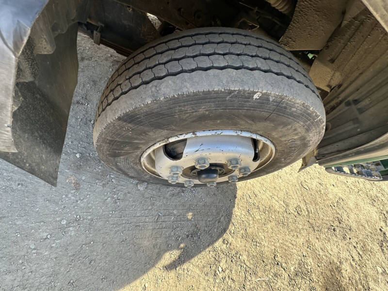 2001 UD Trucks UD2300