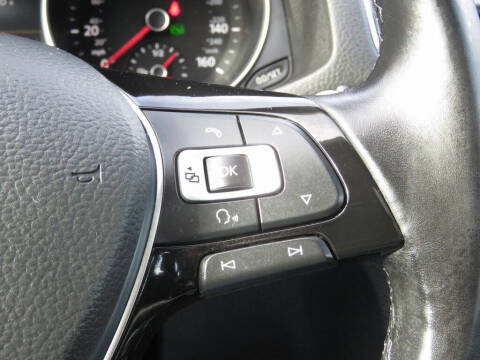 2018 Volkswagen Passat 2.0T SEL Premium