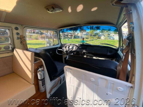 1971 Volkswagen Westfalia Pop Up