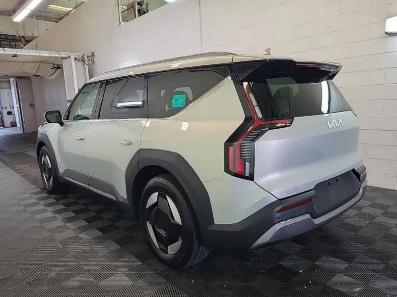 2024 Kia EV9 Wind