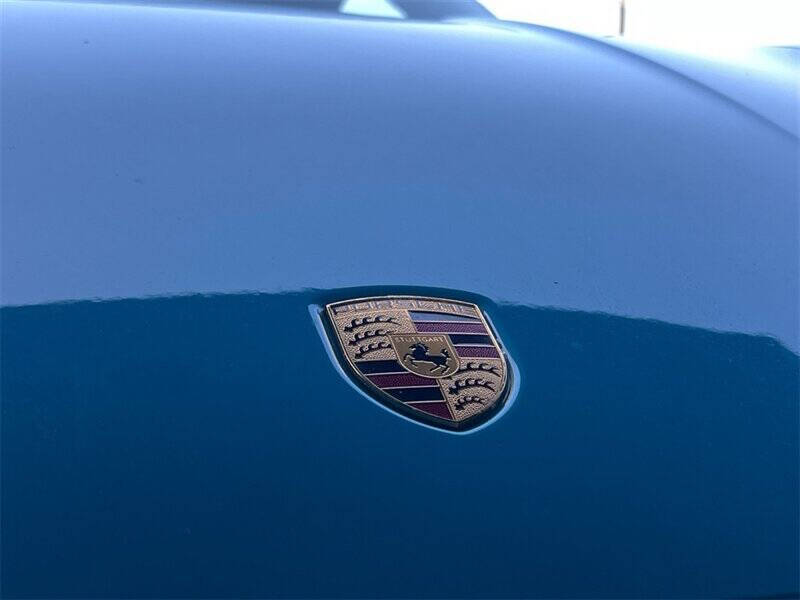 2021 Porsche 911 Carrera