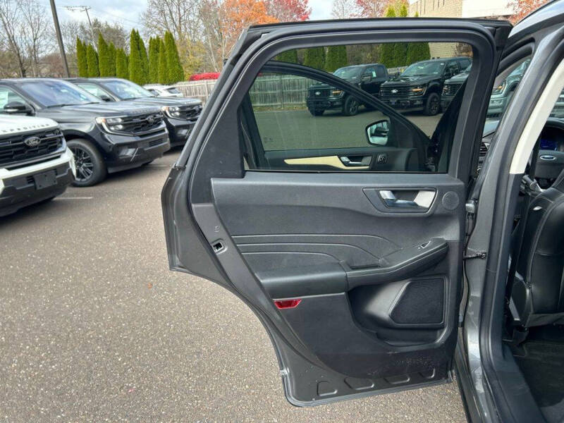 2022 Ford Escape Titanium