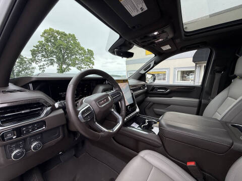 2025 GMC Yukon Elevation