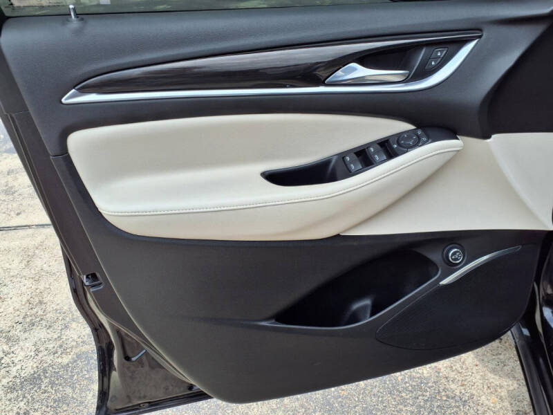2022 Buick Enclave Essence