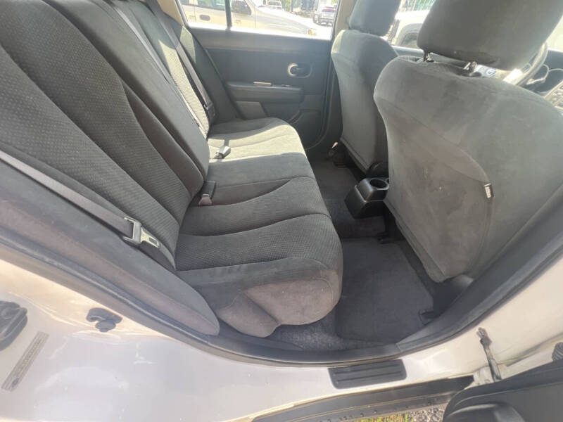 2012 Nissan Versa 1.8 S