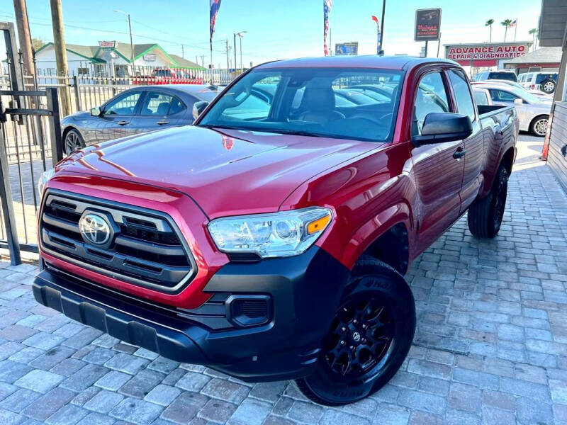 2019 Toyota Tacoma SR's photo