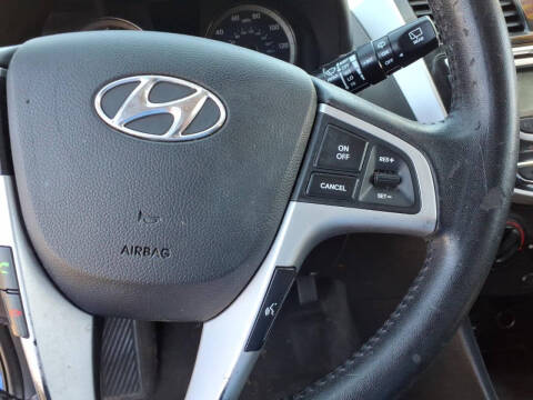 2012 Hyundai Accent SE