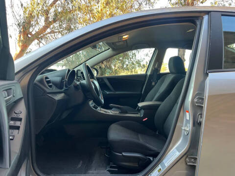 2011 Mazda MAZDA3 i Sport