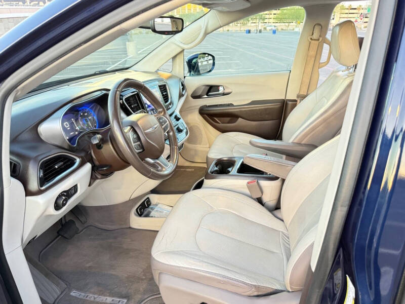 2017 Chrysler Pacifica Touring-L Plus