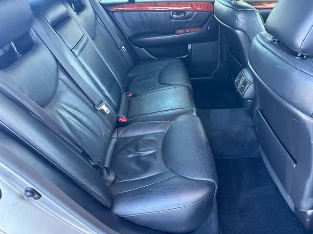 2004 Lexus LS 430