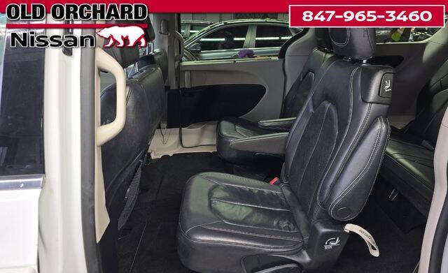 2022 Chrysler Pacifica Touring L