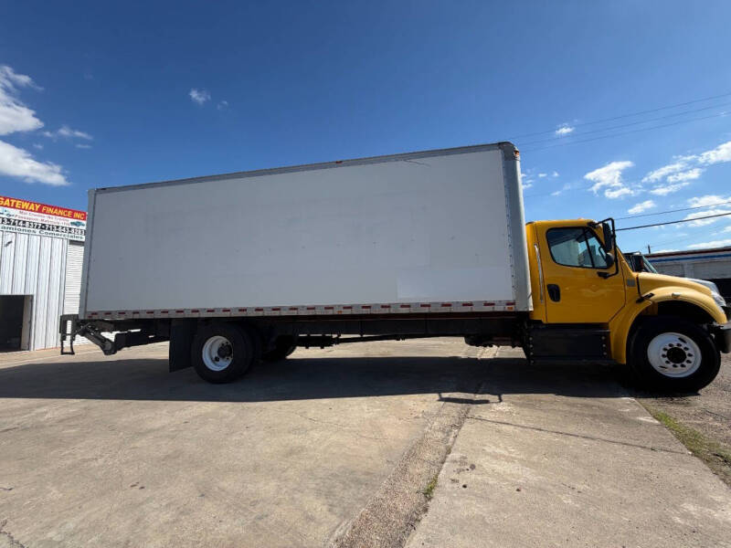 2019 Freightliner M2 106
