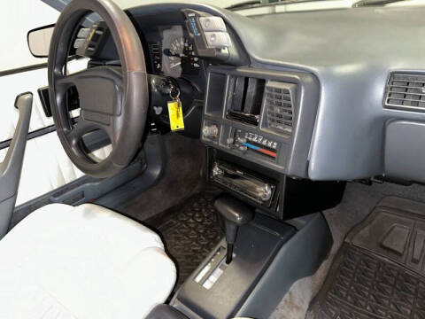 1991 Pontiac Sunbird LE