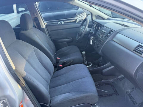 2009 Nissan Versa 1.8 S