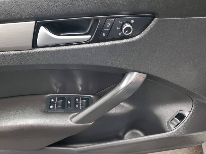 2014 Volkswagen Passat 1.8T SE