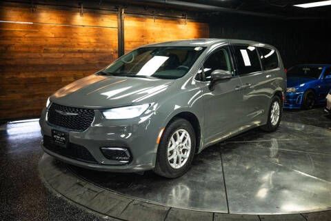 2023 Chrysler Pacifica Touring L
